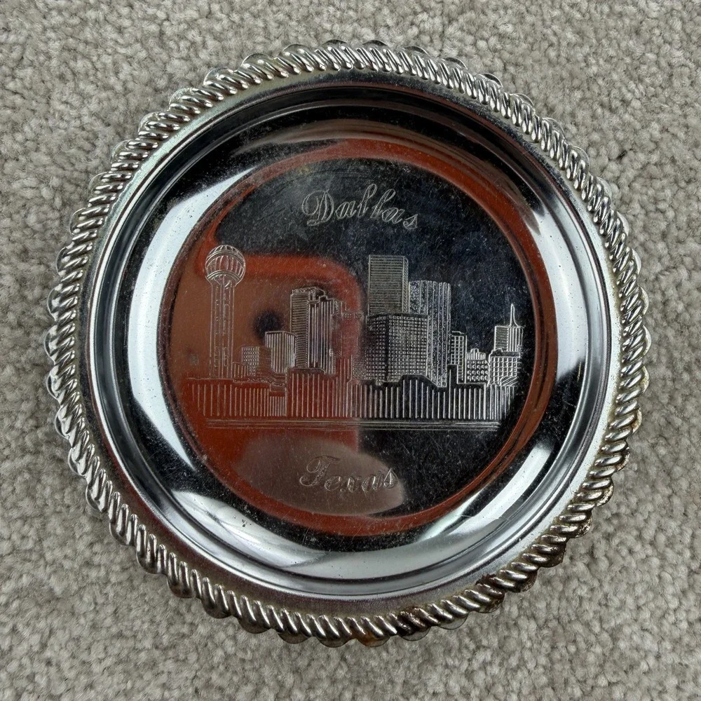 Vintage Ash Tray Medora - DALLAS , TEXAS - Collectible Decoration Disc Historic - Picture 1 of 3